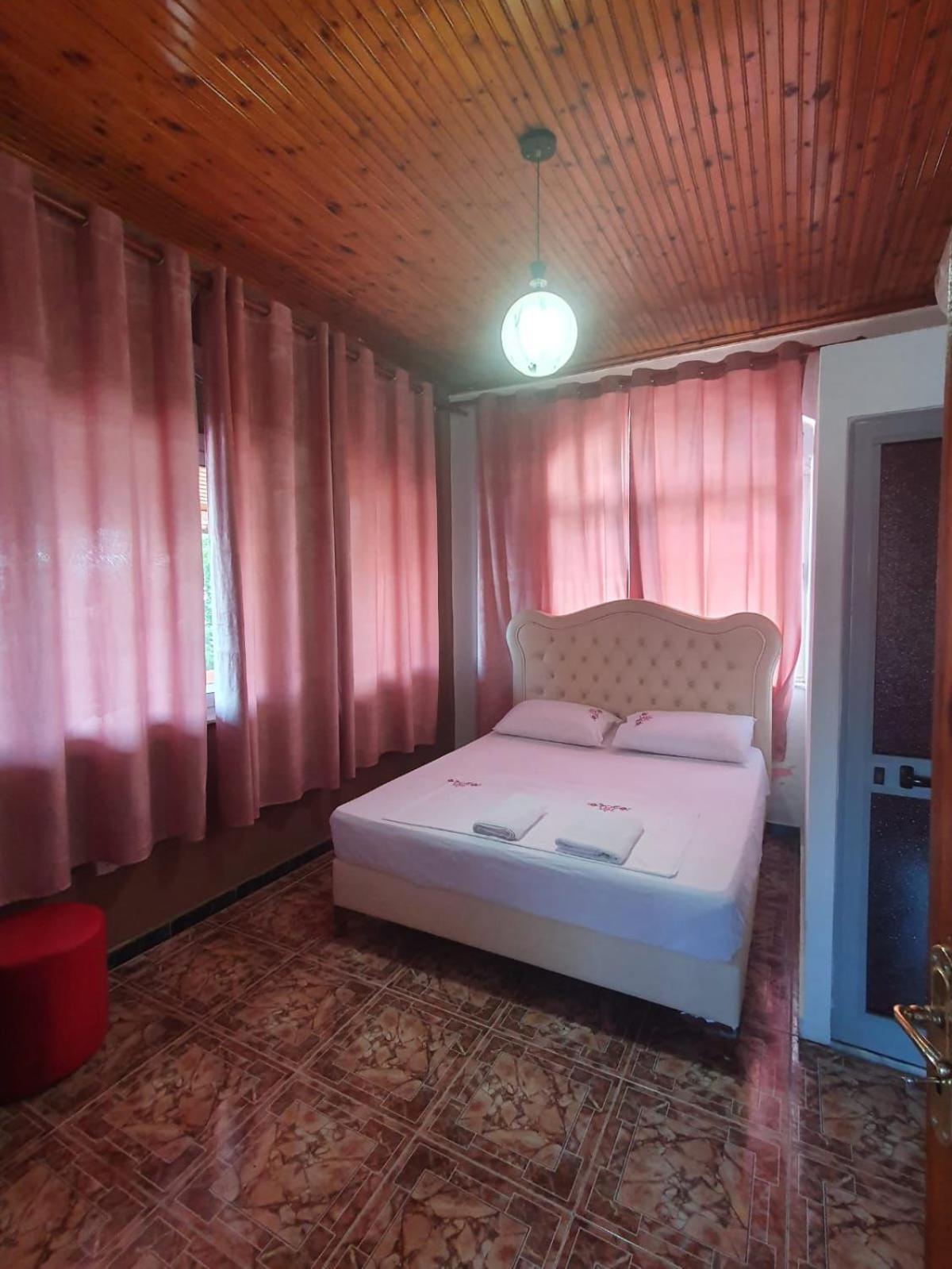 Hotel Piccolino Shkoder Exterior photo
